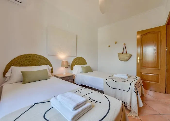 Guzman - Bellissima Villa Calp